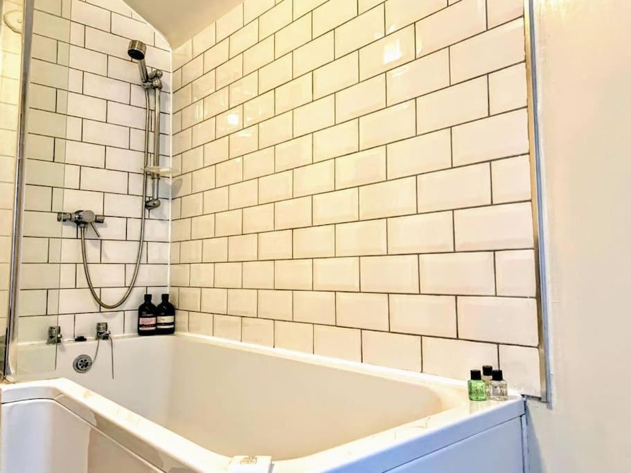 Cute Cottage 5 Min Walk From Cafes Station And Sea Hastings Exterior photo